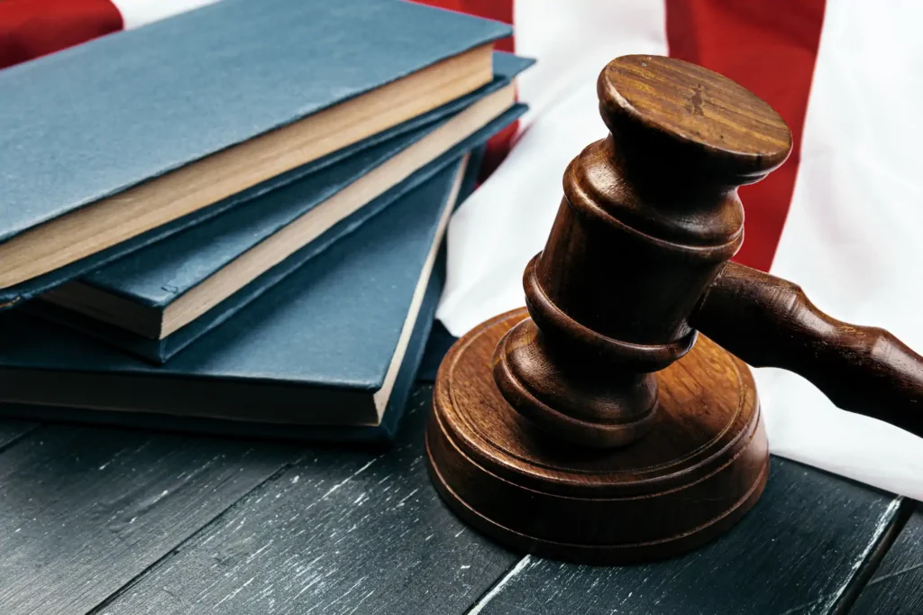 Mazo judicial y libros de derecho